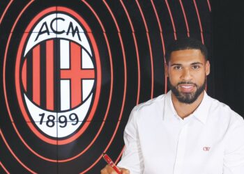 RUBEN Loftus-Cheek melengkapkan perpindahan ke Itali dengan menandatangani kontrak bersama AC Milan semalam.