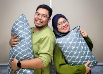 SITI Natasha Nordin dan suami Mohamad Azli Che Azhar.