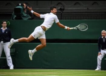 NOVAK Djokovic melangkah ke separuh akhir Wimbledon selepas mengalahkan Andrey Rublev hari ini.