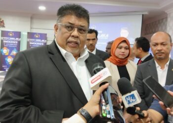 AB. RAUF Yusoh bercakap kepada pemberita selepas Majlis Pra Pelancaran SMIX 2023 di Seri Negeri, Ayer Keroh, Melaka. - UTUSAN/MUHAMMAD SHAHIZAM TAZALI
