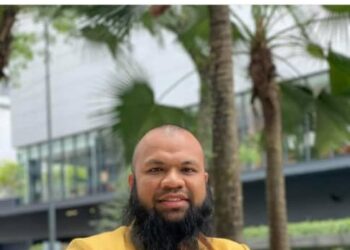 TANGKAP layar status  Mohammad Azlan Abdullah dalam Facebook hari ini.