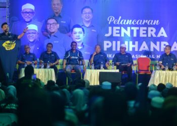 MAK Kah Keong sewaktu berucap pada Majlis Pelancaran Jentera Pilihan Raya Perikatan Nasional (PN) Negeri Sembilan di Seremban, semalam.-UTUSAN/MOHD. SHAHJEHAN MAAMIN.