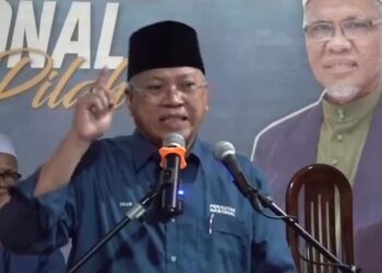 ANNUAR Musa sewaktu berucap pada Majlis Pelancaran Jentera Pilihan Raya Perikatan Nasional (PN) Kuala Pilah dan Ceramah Perdana di Kuala Pilah semalam.