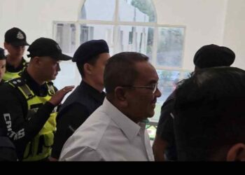 MUHAMMAD SANUSI tiba di Mahkamah Selayang pagi ini