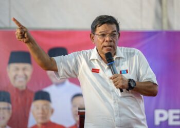 SAIFUDDIN Nasution Ismail menyampaikan ceramah sempena Majlis Pengenalan Calon PH dan BN serta pelancaran manifesto di Sungai Petani. -UTUSAN/SHAHIR NOORDIN