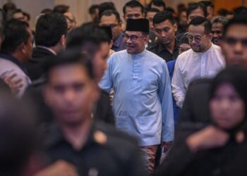 ANWAR Ibrahim ketika hadir pada pada Majlis Libat Urus Belanjawan 2024, di Putrajaya. - UTUSAN/FAIZ ALIF ZUBIR