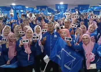 VETERAN UMNO mencadangkan kepimpinan UMNO Terengganu sedia ada perlu dirombak.