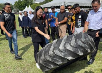 HANNAH Yeoh menyertai aktiviti kecergasan sempena Sambutan Hari Belia Negara Peringkat Negeri Pulau Pinang di George Town hari ini. - Pix: SITI NUR MAS ERAH AMRAN