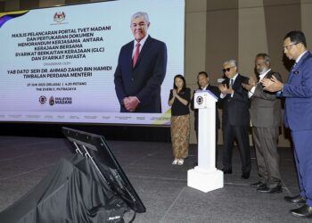 Ahmad Zahid Hamidi pada Majlis Pelancaran Portal TVET Madani  di Hotel Everly, di Putrajaya, pada bulan lalu. – mingguan/FAISOL MUSTAFA