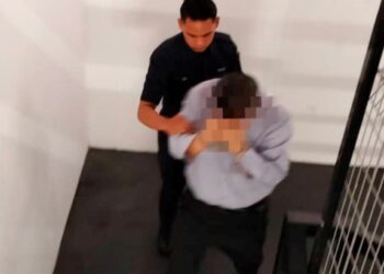 KEPUTUSAN memenjarakan tertuduh sementara menunggu perbicaraan selesai adalah tindakan tidak wajar memandangkan mereka belum didapati bersalah oleh mahkamah.