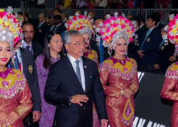 YANG di-Pertuan Agong, Al-Sultan Abdullah Ri'ayatuddin Al-Mustafa Billah Shah berkenan merasmikan Kejohanan Karate Asia Ke-19 dan Kejohanan Karate Para Asia Kedua di MITC, Ayer Keroh, Melaka. - UTUSAN/SYAFEEQ AHMAD