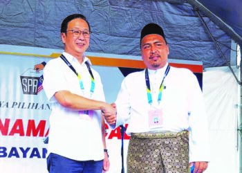 DOMINIC Lau dan Azrul Mahathir Aziz bertanding satu lawan satu mewakili PN serta PH-BN bagi merebut kerusi DUN Bayan Lepas, Pulau Pinang dalam PRN Pulau Pinang, 12 Ogos ini.