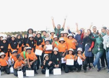 SERAMAI 30 pelajar dari SK Pendas Laut, SK Tg Kupang dan SMK Tg Adang
dilantik sebagai duta program Eco Lestari yang dinamakan ‘ECO Warriors’ dimana mereka
akan didedahkan kepada ilmu teori dan praktikal yang akan dikelolakan oleh Kelab Alami, satu
badan bukan kerajaaan yang memfokuskan kepada pemeliharaan alam sekitar di sekitar Mukim Tanjung Kupang, Gelang Patah