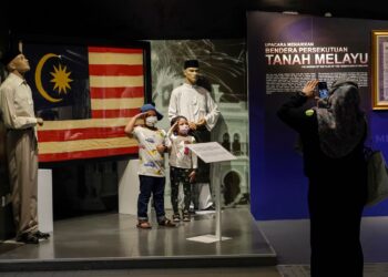 KENALI sejarah tanah air kita termasuk dengan cara mengunjungi Muzium Negara dan jangan sampai menjadi generasi yang buta sejarah. – GAMBAR HIASAN/FARIZ RUSADIO