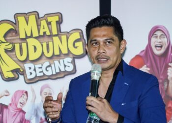 Fizz Fairuz semasa tayangan perdana filem Mat Tudung Begins.