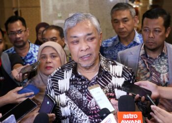 AHMAD Zahid Hamidi pada sidang akhbar selepas Majlis Perhimpunan Bulanan KKDW di Putrajaya. - UTUSAN/FAISOL MUSTAFA