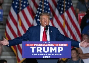 DONALD TRUMP berucap pada acara kempen di Erie, Pennsylvania. - AFP   