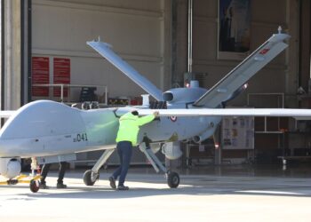 INDONESIA membeli sebanyak 12 dron ANKA daripada Turkiye sebagai usaha meningkatkan sistem pertahanan negara itu. - AFP