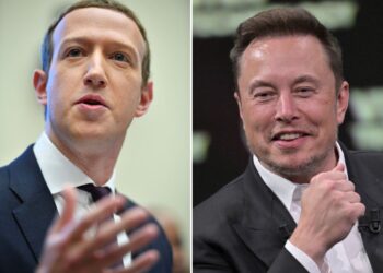 MARK Zuckerberg (kiri) dan Elon Musk. - AFP