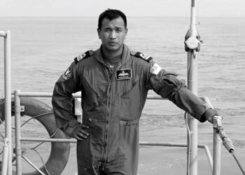 GAMBAR Shaharul Amir Omar iaitu antara mangsa yang terkorban dalam nahas pesawat ringan di Elmina, Shah Alam, Selangor ketika berkhidmat dalam TLDM.