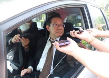 LIM Guan Eng ketika ditemui pemberita selepas majlis angkat sumpah jawatan Ketua Menteri oleh Chow Kon Yeow di Seri Mutiara, George Town, Pulau Pinang hari ini. - Pic IQBAL HAMDAN