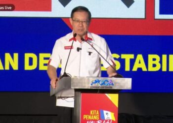 LIM Guan Eng ketika berucap pada Majlis Pelancaran Manifesto dan Pengenalan Calon-Calon Perpaduan di Pusat Konvensyen PICCA Butterworth Arena,  Pulau Pinang malam tadi.