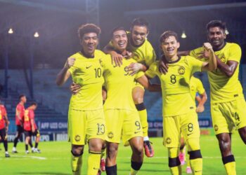 PEMAIN Malaysia meraikan kejayaan menumpaskan Timor Leste dalam aksi terakhir Kumpulan B pada Kejohanan AFF B-23 di Rayong, Thailand kelmarin dan kini akan berdepan Vietnam pada separuh akhir hari ini. - IHSAN FAM