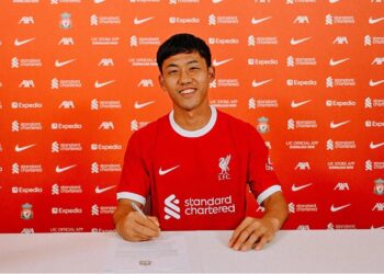 WATARU Endo menandatangani kontrak empat tahun bersama Liverpool.