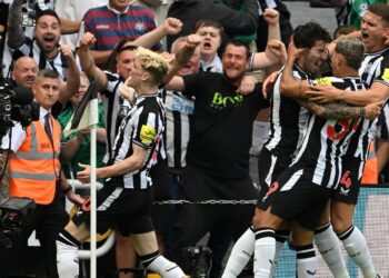 KEHADIRAN Sandro Tonali (tiga, kanan) menambah kekuatan di bahagian tengah Newcastle United menjelang pertemuan dengan Manchester City hari ini. – IHSAN NEWCASTLE UNITED