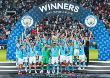 PEMAIN Manchester City meraikan kejayaan muncul juara Piala Super UEFA di Athens. - IHSAN MANCHESTER CITY