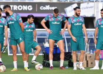 PEMAIN Terengganu FC menjalani latihan akhir di Kuala Terengganu semalam menjelang pertemuan menentang KL Rovers. - IHSAN TERENGGANU FC