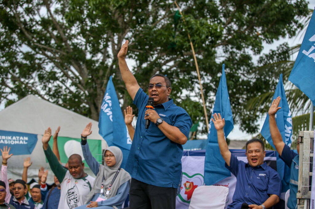Sanusi gesa penyokong undi calon PN di tempat ada calon Bebas Sanusi gesa penyokong undi calon PN di tempat ada calon Bebas