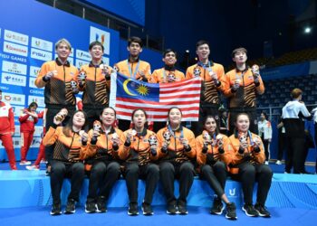 BADMINTON menghadiahkan pingat gangsa dalam acara berpasukan campuran di Chengdu, China.