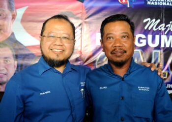 ZULKIFLI JAAFAR ( kanan) dan Dr. Mohd. Mazli Yahya (kiri) diumumkan sebagai calon PN di kerusi Parlimen Pulai dan DUN Simpang Jeram pada PRK 9 September ini.