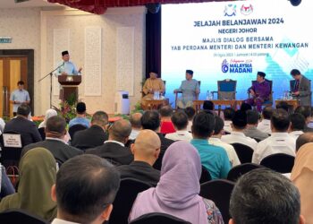 ANWAR IBRAHIM  berucap pada Jelajah Belanjawan 2024 Negeri Johor di Kota Iskandar, Iskandar Puteri.