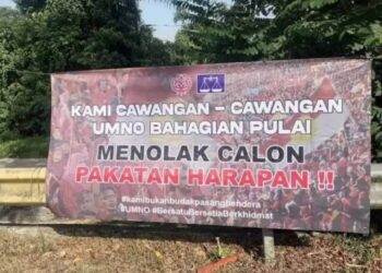 SALAH satu daripada kain rentang mendakwa ahli UMNO Bahagian Pulai menolak calon PH dalam PRK Parlimen itu dinaikkan di kawasan Perling dan Kempas, Johor Bahru.