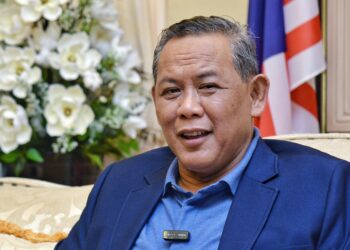 AMINUDDIN Harun dalam sidang akhbar di Seremban hari ini.-UTUSAN/MOHD. SHAHJEHAN MAAMIN.