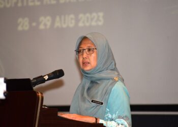 ZALIHA Mustafa berucap merasmikan 1st Addiction and Forensic Psychiatry Symposium 2023 di Kuala Lumpur hari ini. -  UTUSAN/SYAKIR RADIN