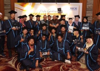KESEMUA 135 usahawan telah diraikan melalui Majlis Graduasi Program Bimbingan INSKEN yang dirasmikan oleh Ewon Benedick di sekitar Bangi, Selangor baru-baru ini. - GAMBAR INSKEN