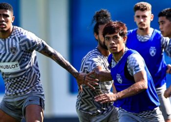 PEMAIN JDT sudah menjalani latihan akhir di Johor Bahru kelmarin dalam persiapan menghadapi Kedah pada aksi Liga Super di Alor Setar malam ini. - IHSAN JOHOR SOUTHERN TIGERS