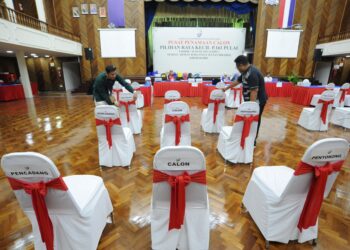 MASYARAKAT umum tertanya-tanya sama ada UMNO sanggup membantu parti sekutunya dalam kerajaan perpaduan, iaitu Amanah untuk mempertahankan kerusi-kerusi dimenangi mereka dalam PRU15 termasuk di Parlimen Pulai. – UTUSAN/RAJA JAAFAR ALI