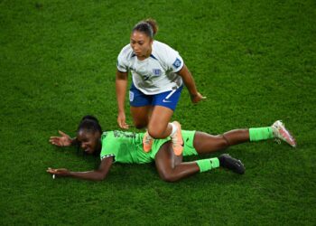 TINDAKAN Lauren James memijak pertahanan Nigeria, Michelle Alozie dalam pusingan 16 akhir Piala Dunia Wanita di Brisbane kelmarin menyebabkan dia dilayangkan kad merah.