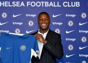 Moises Caicedo diperkenalkan secara oleh Chelsea hari ini. - IHSAN CHELSEA FC