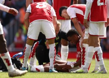 JURRIEN Timber mengalami kecederaan serius ketika membantu Arsenal menentang Nottingham Forest dalam aksi Liga Perdana Inggeris di Stadium Emirates, London, Sabtu lalu. – AFP