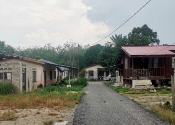 SUASANA di Kampung Orang Asli Pahlawan yang tiada suasana sambutan Hari Kebangsaan ketika tinjauan di Langkap, Pasir Salak, Perak.