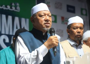 AHMAD Yakob semasa sidang media kemenangan Pas Kelantan di Kota Bharu, Kelantan-UTUSAN/KAMARUL BISMI KAMARUZAMAN