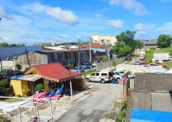 ANGGOTA polis menjalankan siasatan lanjut berhubung kes letupan objek di sebuah sekolah sekitar Padang Besar, Perlis.