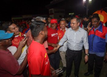 ANTHONY Loke ketika hadir pada Ceramah Perdana di Salak Tinggi @ Sungai Pelek di BBST Walk, Sepang. - UTUSAN/FAISOL MUSTAFA