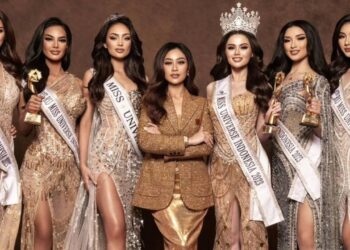 MISS Universe Global mengakhiri kontrak dengan PT Capella Swastika Karya dan pengarah Poppy Capella (empat dari kiri) ekoran insiden yang berlaku. - AGENSI