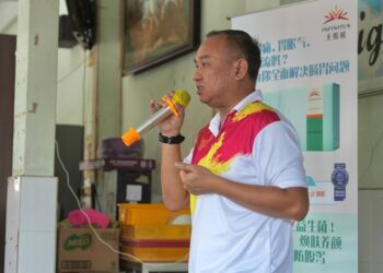 LWI Kian Keong ketika berucap pada program ceramah anjuran PH di Pekan Sungai Pelek, Sepang. - UTUSAN/AMREE AHMAD